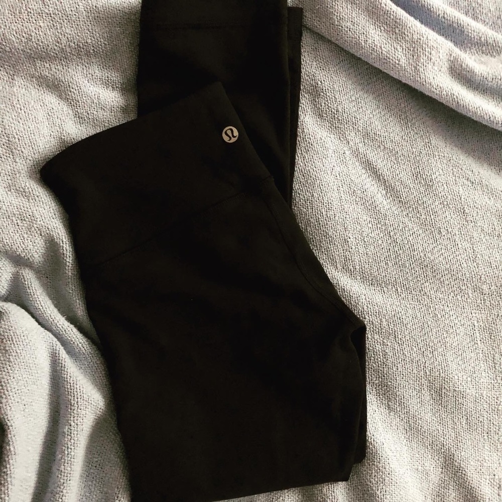 NWOT Lululemon Black Wunder Under Crop Leggings